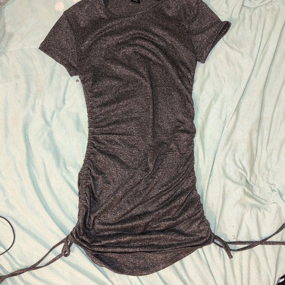 Dresses - Picture 5 of 9